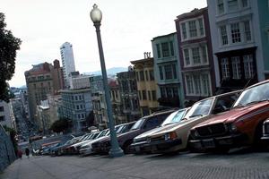 車を購入する場所で迷っている場合は